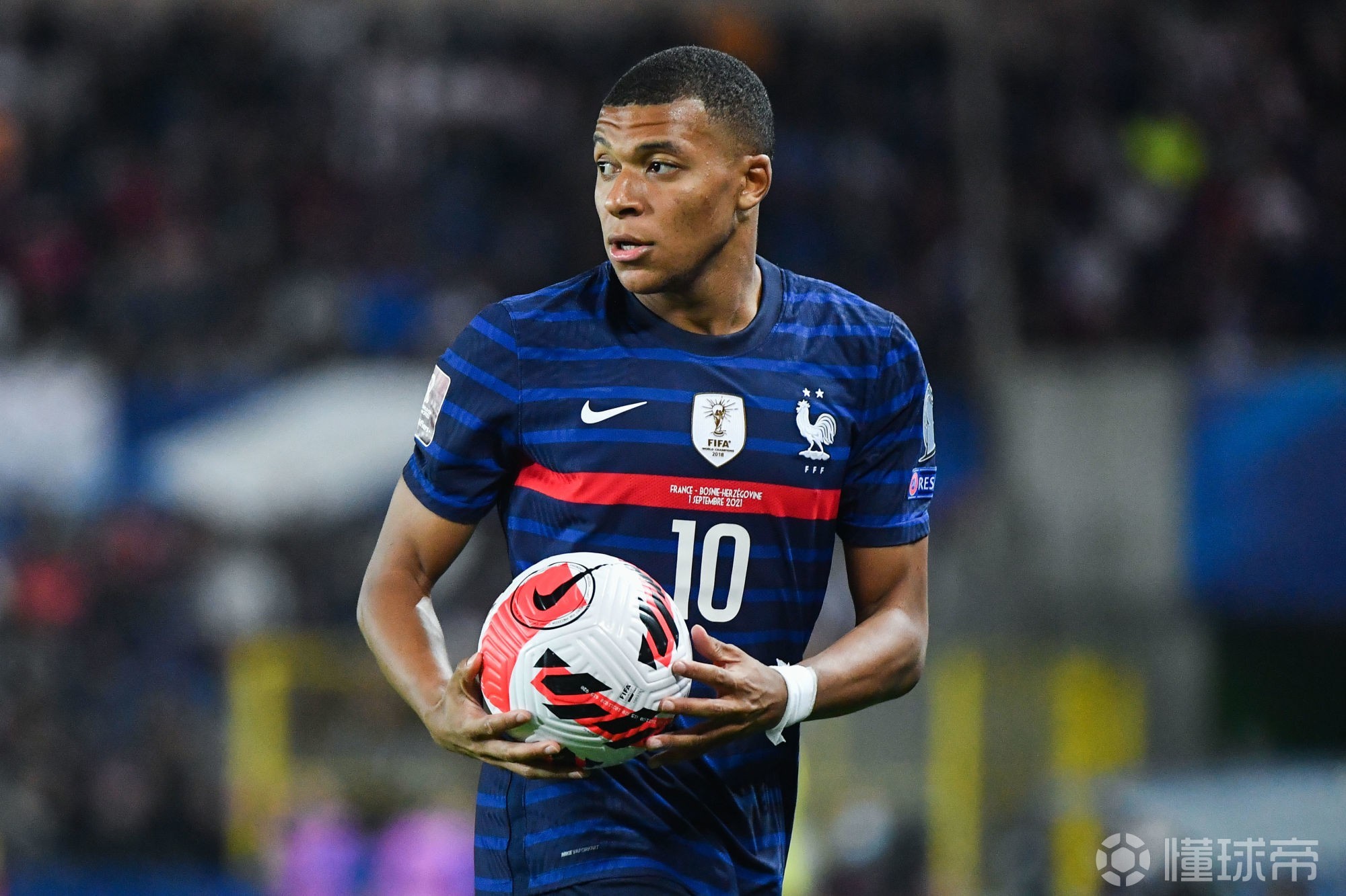  姆巴佩巅峰对决，东契奇与60激战TL分钟，精彩发挥胜负难料！