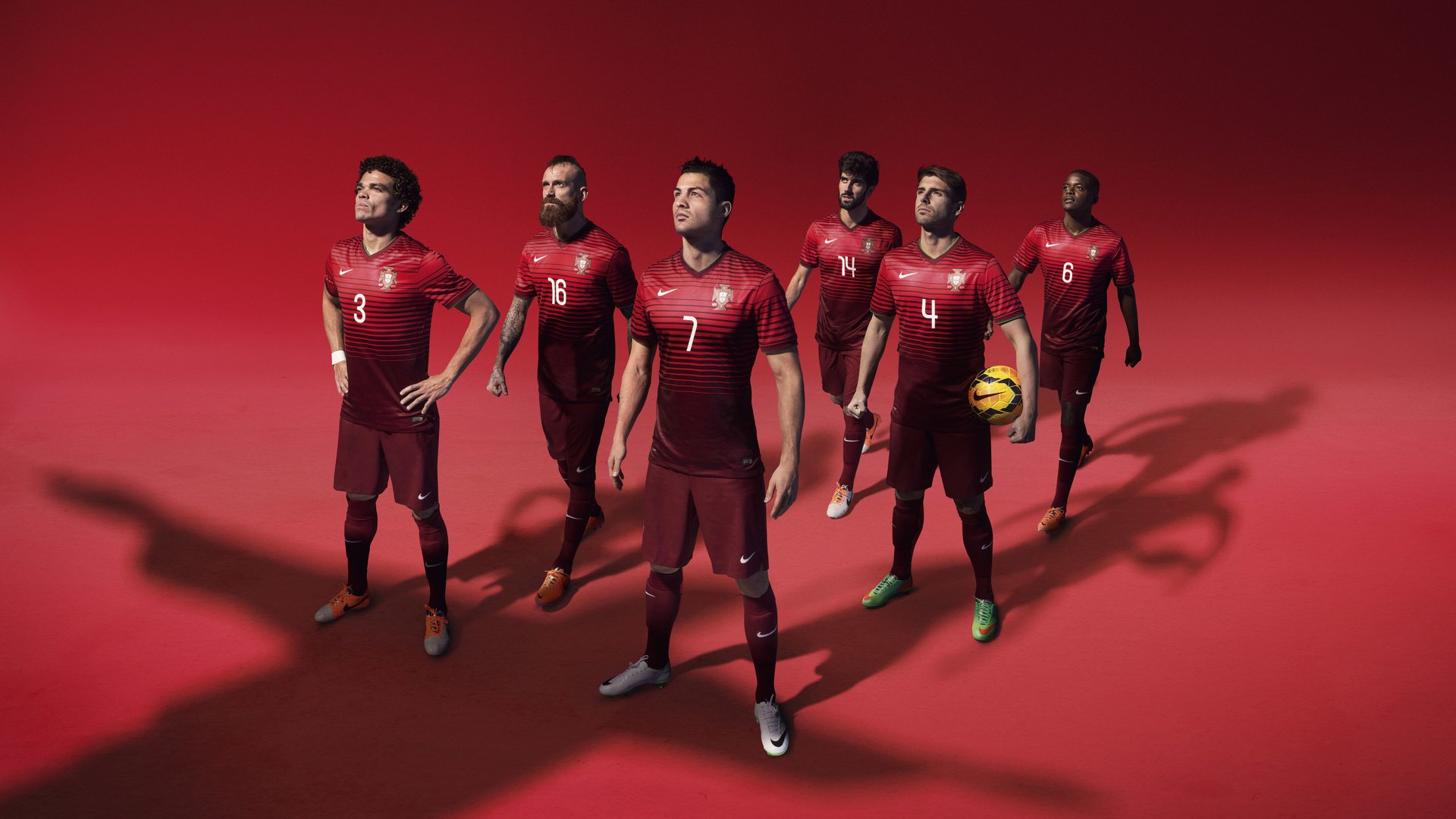 足球赛场焦点！法国队对阵阿根廷队，冠军之争悬念重重，胜负难料