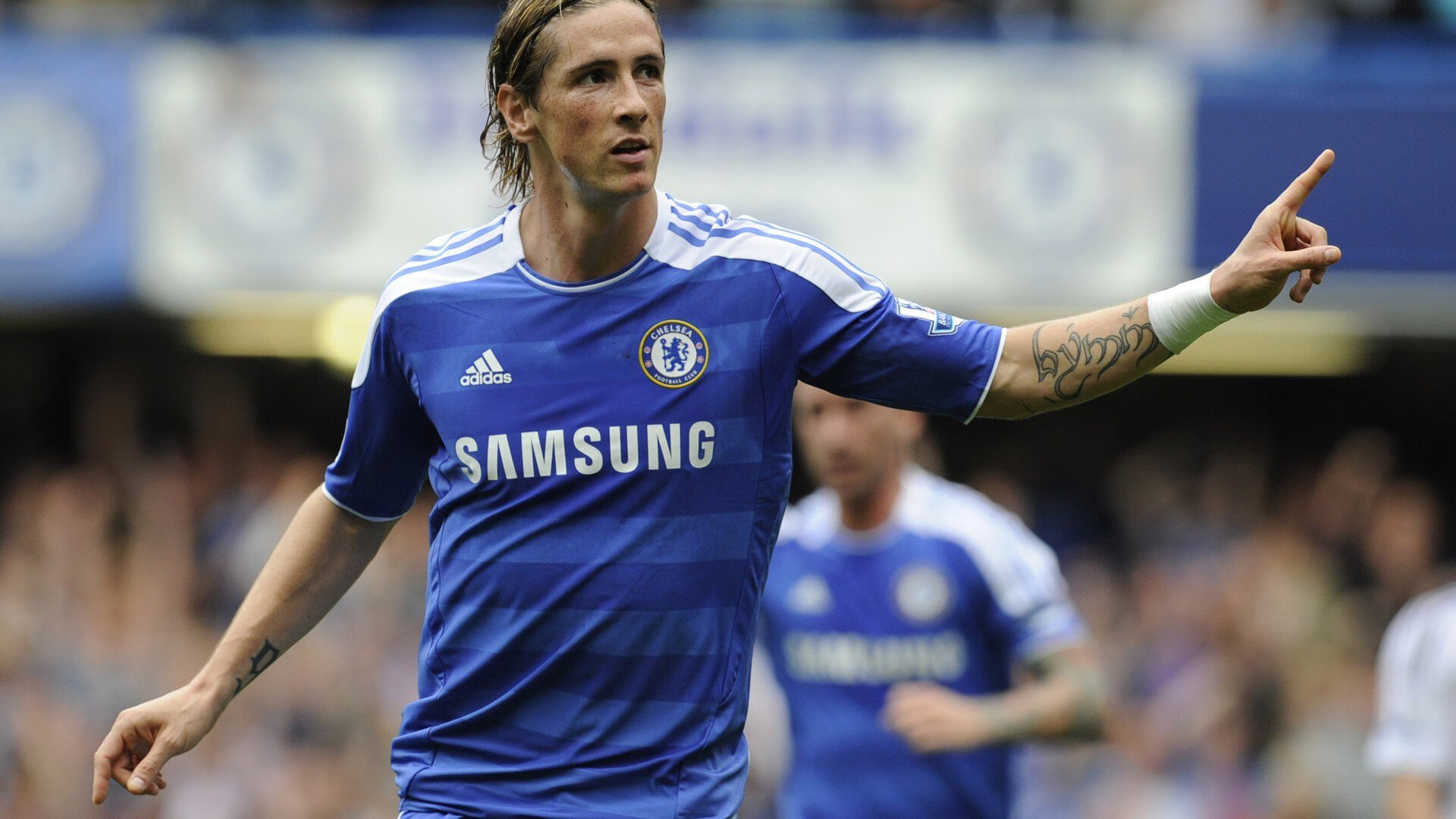 足球赛场焦点！法国队对阵阿根廷队，冠军之争悬念重重，胜负难料