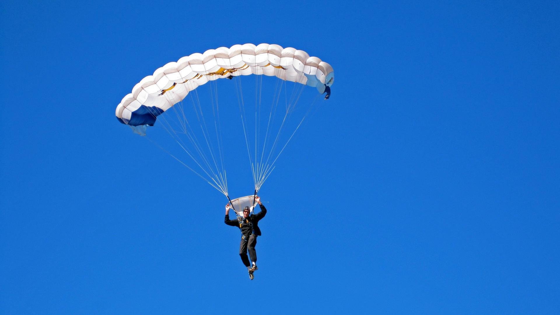 TheShy关键节点败北，勇士带队取胜！